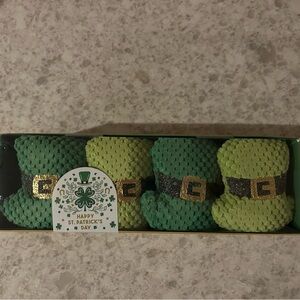 “New” St. Patrick's Day Green Hat Garland 6 ft